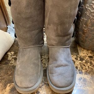 UGG Bailey Button Triplet Genuine Shearling size 7